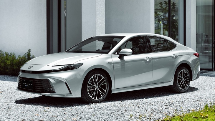toyota-camry-17276261523481967560420 Loạt xe dự kiến ra mắt tháng 10: Đủ mọi động cơ, nhiều mẫu tầm tiền tỉ - Ảnh 1.